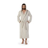 Mann in beigem Kapuzenbademantel Größe L, frontal fotografiert