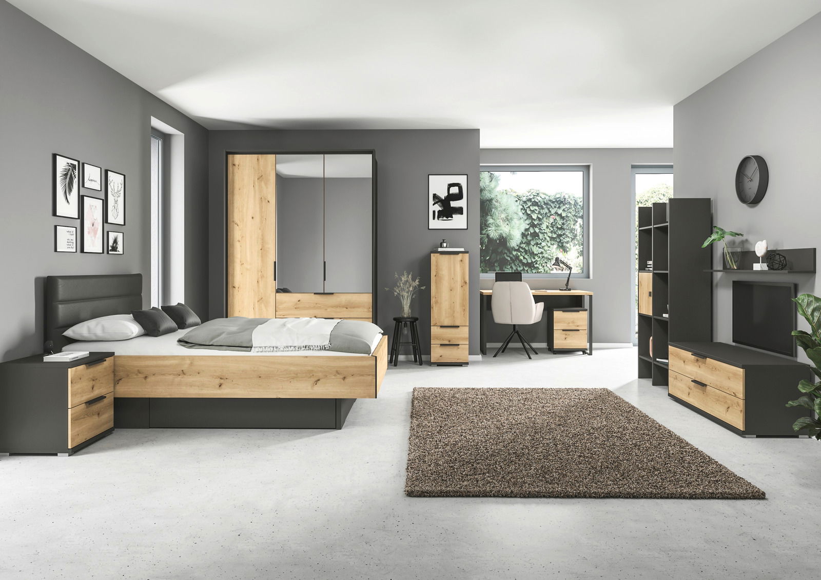 Moderne Schlafzimmermöbel in einem stilvollen Raum mit grauen Wänden, bestehend aus einem Bett, einem Kleiderschrank mit Spiegel, einer Hoch-Kommode und einem Schreibtisch. Perspektive von vorne.
