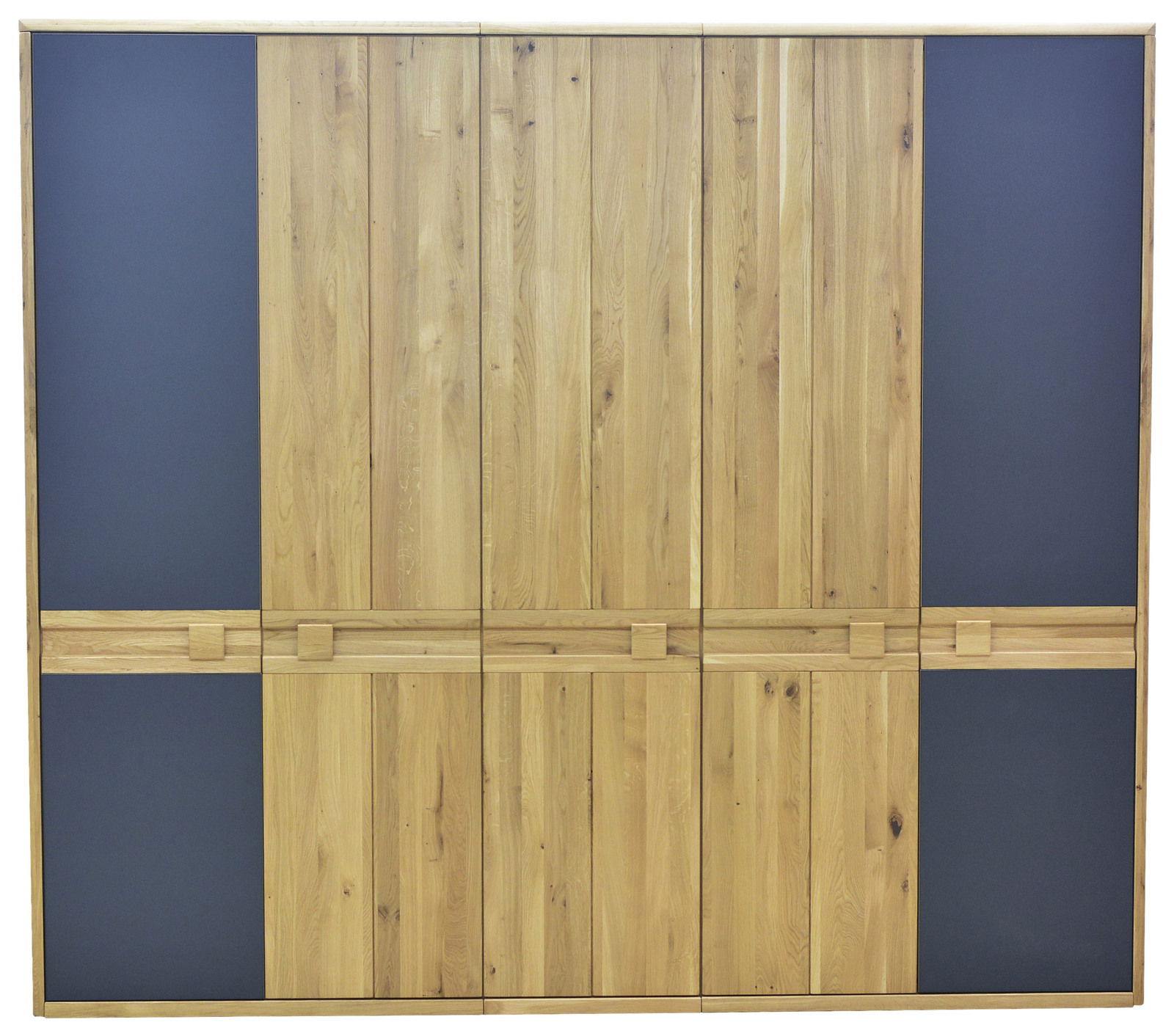 5-türiger Drehtürenschrank aus Holz mit dunklen Akzenten, Frontalansicht