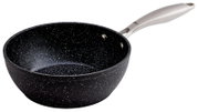 Schwarze Wokpfanne mit 20 cm Durchmesser, seitliche Perspektive, mit silbernem Griff.
