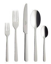 Set aus fünf Edelstahl-Besteckteilen, bestehend aus zwei Gabeln, einem Messer, einem Esslöffel und einem Teelöffel, frontal abgebildet.