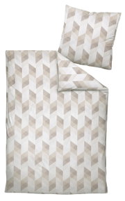 Bettwäsche-Set mit geometrischem Muster in Beige- und Weißtönen, bestehend aus einem Kissenbezug und einem Deckenbezug, aus der Vogelperspektive fotografiert.