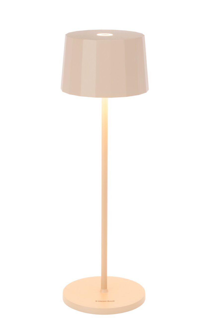 Moderne Akku-Tischleuchte in Beige, frontal abgebildet mit rundem Lampenschirm und schlankem Standfuß.