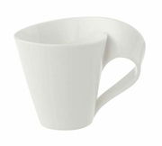 Weiße Kaffeetasse aus der NewWave Kollektion, seitliche Perspektive