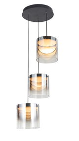 Moderne LED-Hängeleuchte mit drei zylindrischen, transparenten Schirmen, die von einer schwarzen Deckenhalterung herabhängen. Seitliche Perspektive.