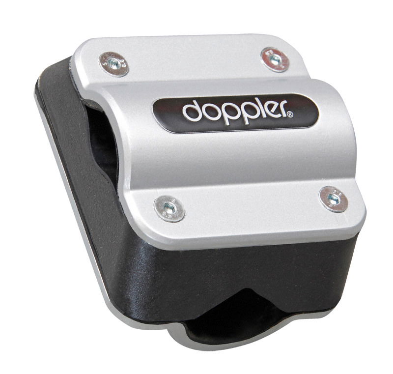 Silberne Balkonklammer mit schwarzem Logo, seitliche Perspektive