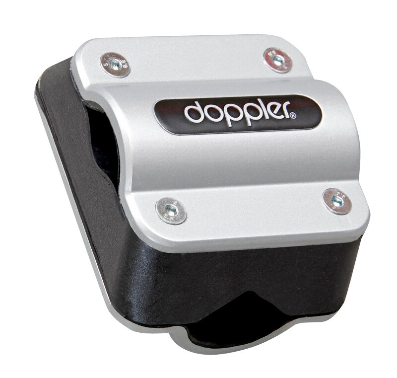 Silberne Balkonklammer mit schwarzem Logo, seitliche Perspektive