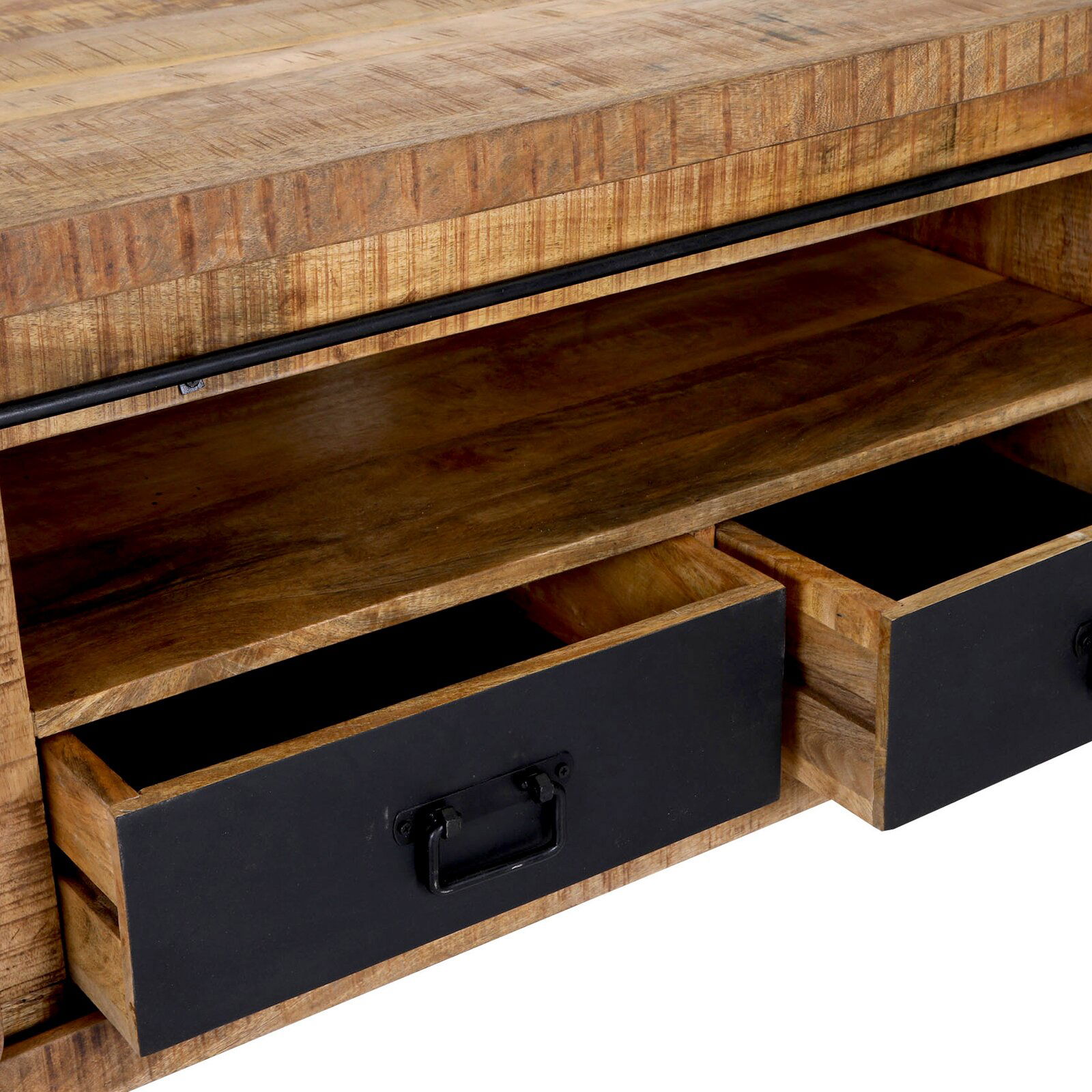 Nahaufnahme eines Lowboards aus Holz mit zwei offenen Schubladen und einem offenen Fach, Perspektive von vorne.