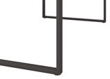 Nahaufnahme eines Loungetisch-Gestells aus Metall, seitliche Perspektive
