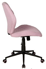 Seitenansicht eines rosa Drehstuhls mit schwarzem Gestell und Rollen.