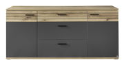 Frontale Ansicht eines modernen Sideboards mit Holz- und dunklen Elementen, drei Schubladen und zwei Türen.