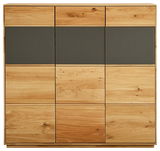 Moderner Schuhschrank aus Holz mit dunklen Akzenten, Frontalansicht