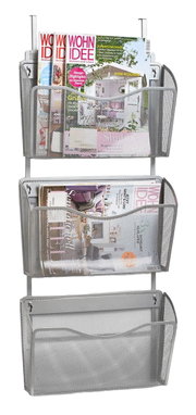 Wand- oder Tür-Magazinhalter aus Metall mit drei Fächern, frontal abgebildet, gefüllt mit Zeitschriften.