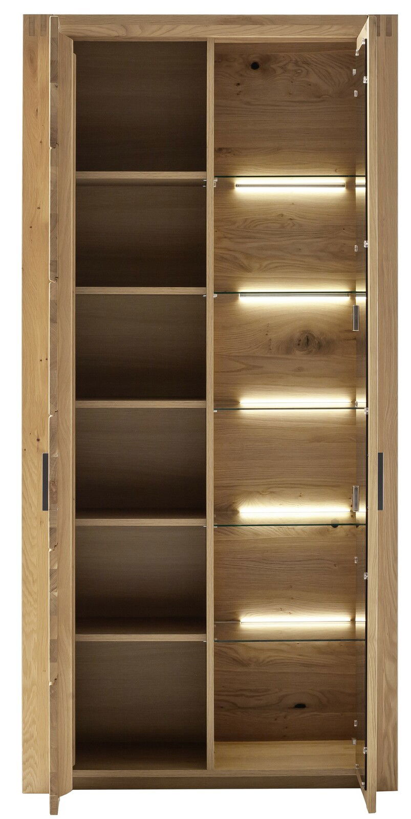 Holz-Kombi-Vitrine mit offenen Türen, Innenansicht mit Regalböden und integrierter Beleuchtung, frontale Perspektive