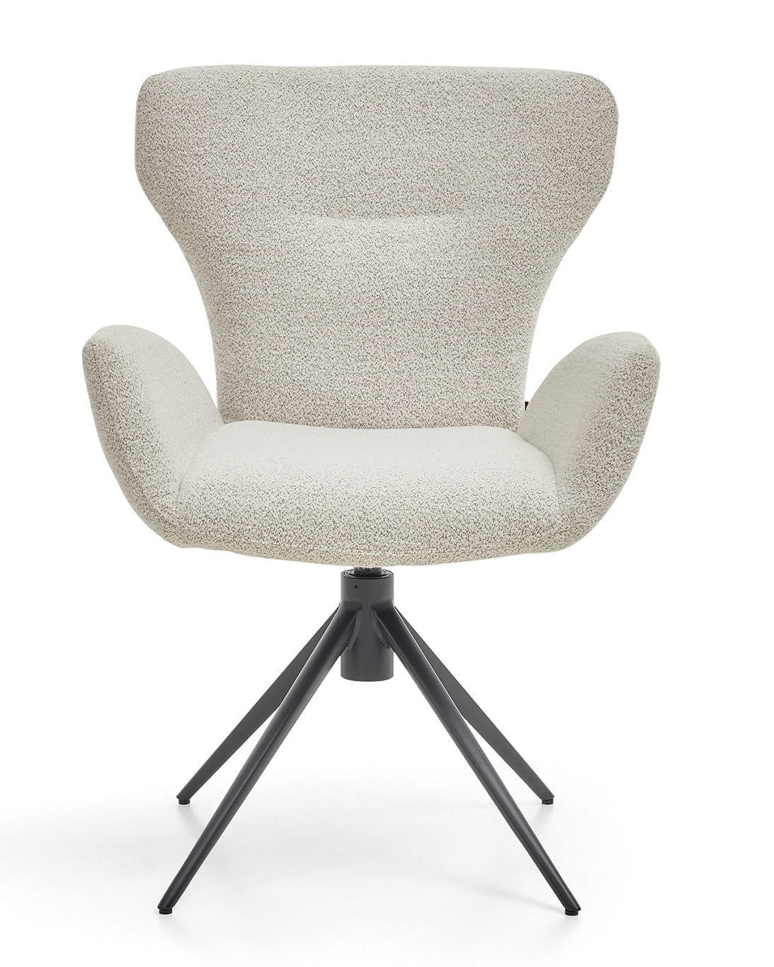 Frontansicht eines modernen Armlehnstuhls mit hellgrauem Stoffbezug und schwarzem Metallgestell.