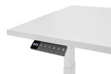 Weißer Eckschreibtisch mit digitalem Bedienfeld, seitliche Perspektive
