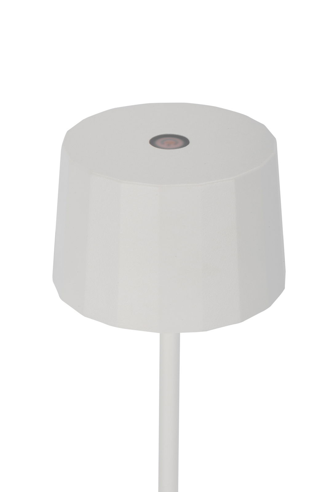 Weiße Akku-Tischleuchte mit facettiertem Schirm, seitliche Perspektive