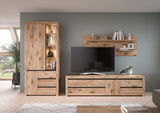 Wandboard aus Holz in moderner Wohnzimmerumgebung, frontal betrachtet.