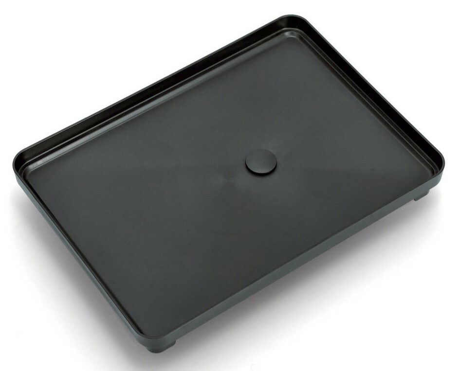 Schwarzer Geschirrabtropfständer aus Kunststoff, von oben betrachtet