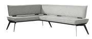 Graue Eckbank mit modernem Design und schwarzen Metallbeinen, seitliche Perspektive