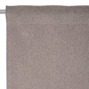 Grauer Fertigvorhang aus Stoff, Nahaufnahme von vorne