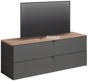 TV-Lowboard DIANA in moderner Frontansicht mit Holzoberfläche und grauen Schubladen, darauf steht ein Flachbildfernseher.