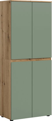 Hoher zweitüriger Schrank in Holzoptik mit matten salbeigrünen Fronten, freigestellt auf weißem Hintergrund, in leichter Front-Links-Perspektive