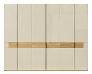 Moderner Kleiderschrank mit cremefarbenen Türen und einem horizontalen Holzelement in der Mitte, Frontalansicht.