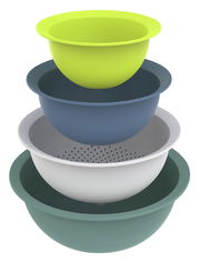 Vier stapelbare Schüsseln und Siebe in verschiedenen Farben, von oben nach unten: gelb, blau, weiß mit Löchern, grün. Ansicht von der Seite.