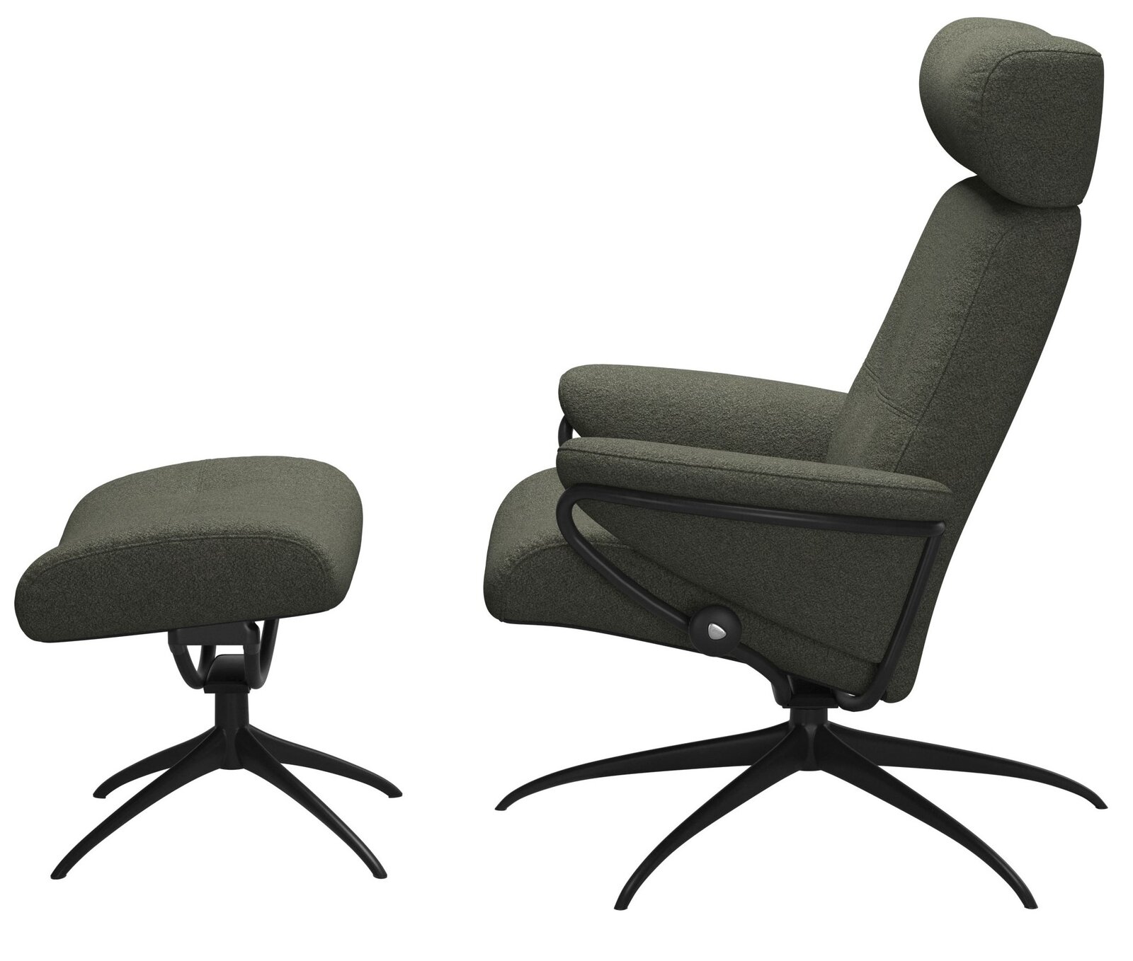 Stressless Einzelsesselset mit Kopfstütze BERLIN Seitliche Ansicht eines Einzelsessels mit Kopfstütze und passendem Fußhocker in dunkelgrünem Stoffbezug auf schwarzen Metallfüßen.
