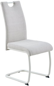 Hellgrauer Polster-Schwingstuhl mit Stoffbezug und weißem Metallgestell, freigestellt auf weißem Hintergrund, in schräger Vorderansicht (3/4-Perspektive) von links.