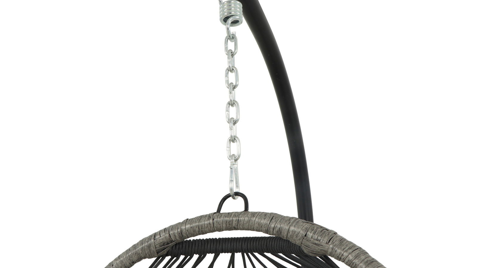 Nahaufnahme eines Hängesessels mit Kette und Aufhängung, seitliche Perspektive