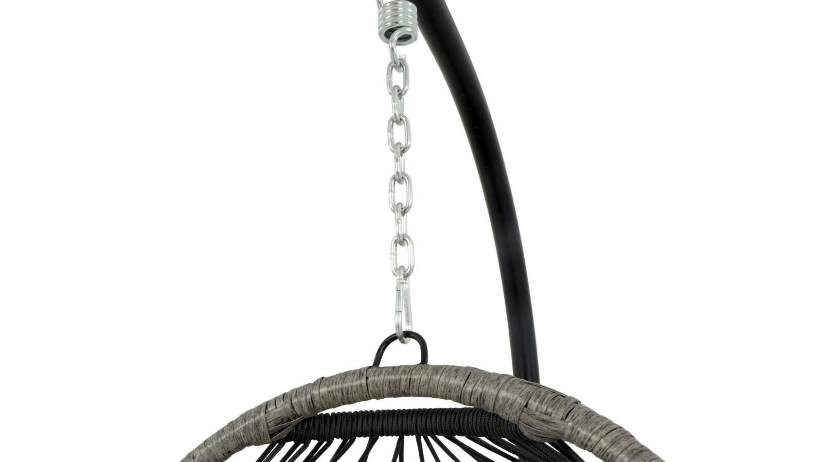 Close-up van een hangstoel met ketting en ophanging, zijaanzicht