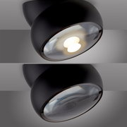 Moderne led-plafondlamp in een zwarte behuizing, zijaanzicht