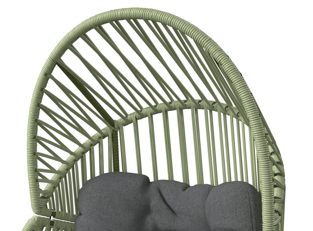 Nahaufnahme eines Gartensessels mit grünem Rattangeflecht und grauem Kissen, von oben betrachtet.