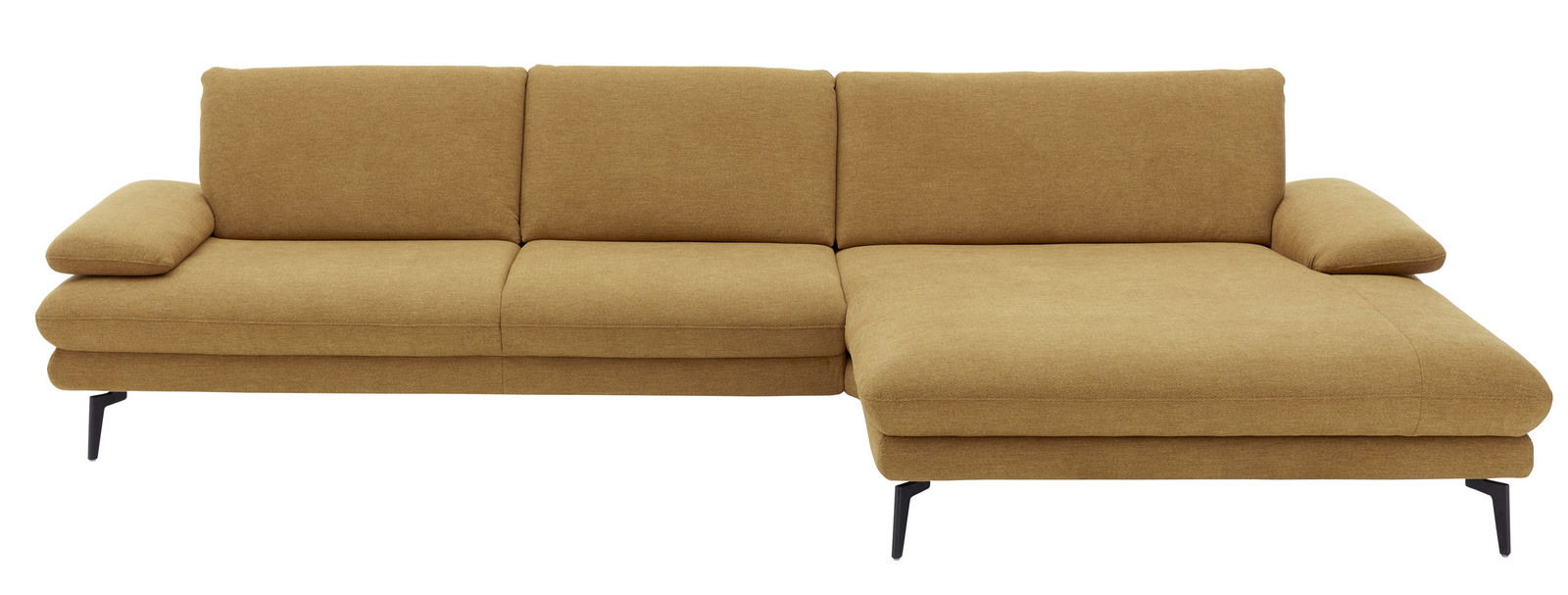 Braune Longchairkombination mit drei Sitzplätzen und einer Chaiselongue, frontal betrachtet.