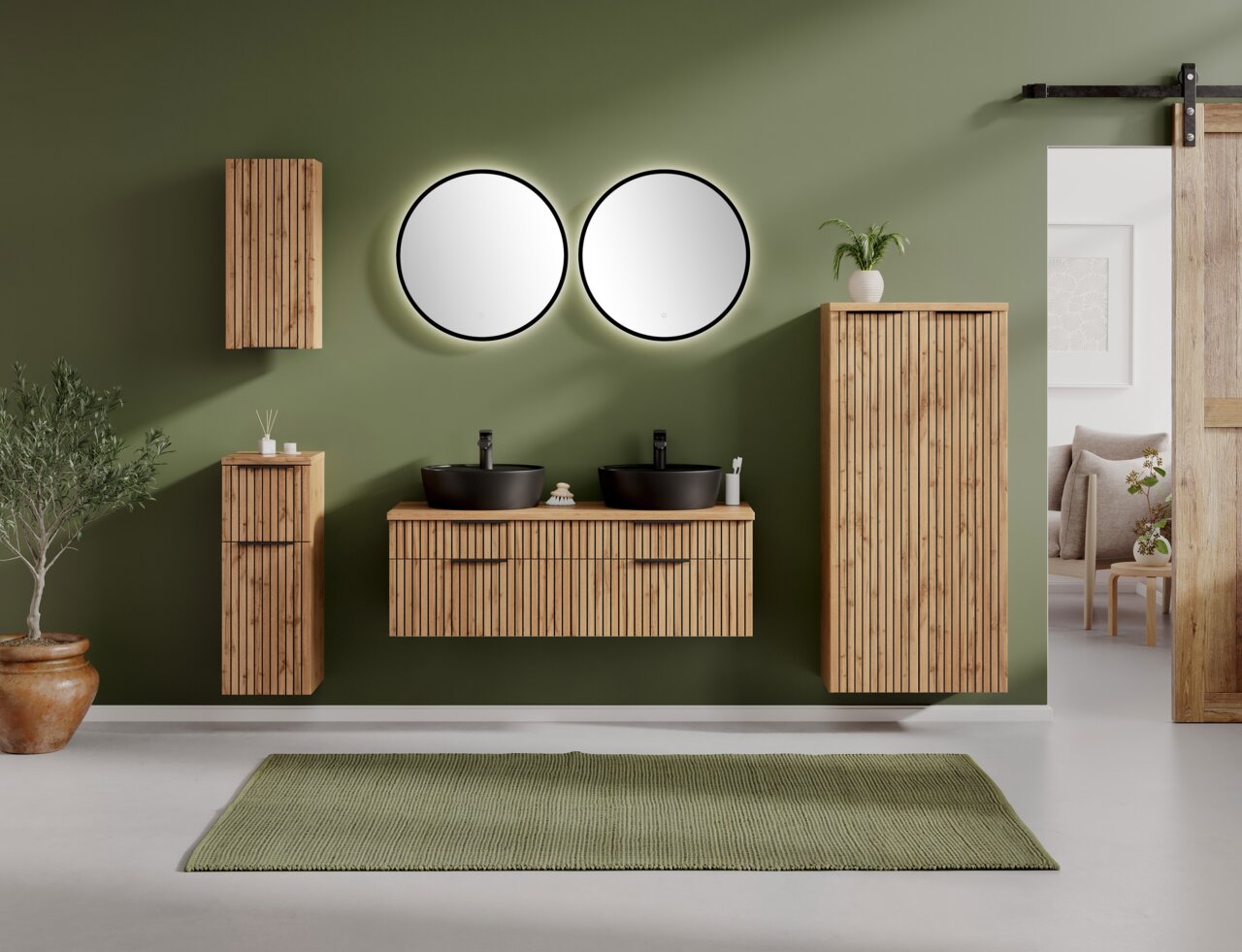 Moderne wastafelcombinatie met twee ronde spiegels, een zwarte wastafel en houten bekleding, gezien vanaf de voorkant.
