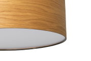 Close-up van een plafondlamp met houtlook, zijaanzicht