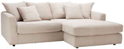 Beige Ecksofa mit mehreren Kissen, Vorderansicht