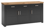 Modernes Sideboard in dunklem Grau mit drei Schubladen und drei Türen, Holzplatte oben, Frontalansicht.