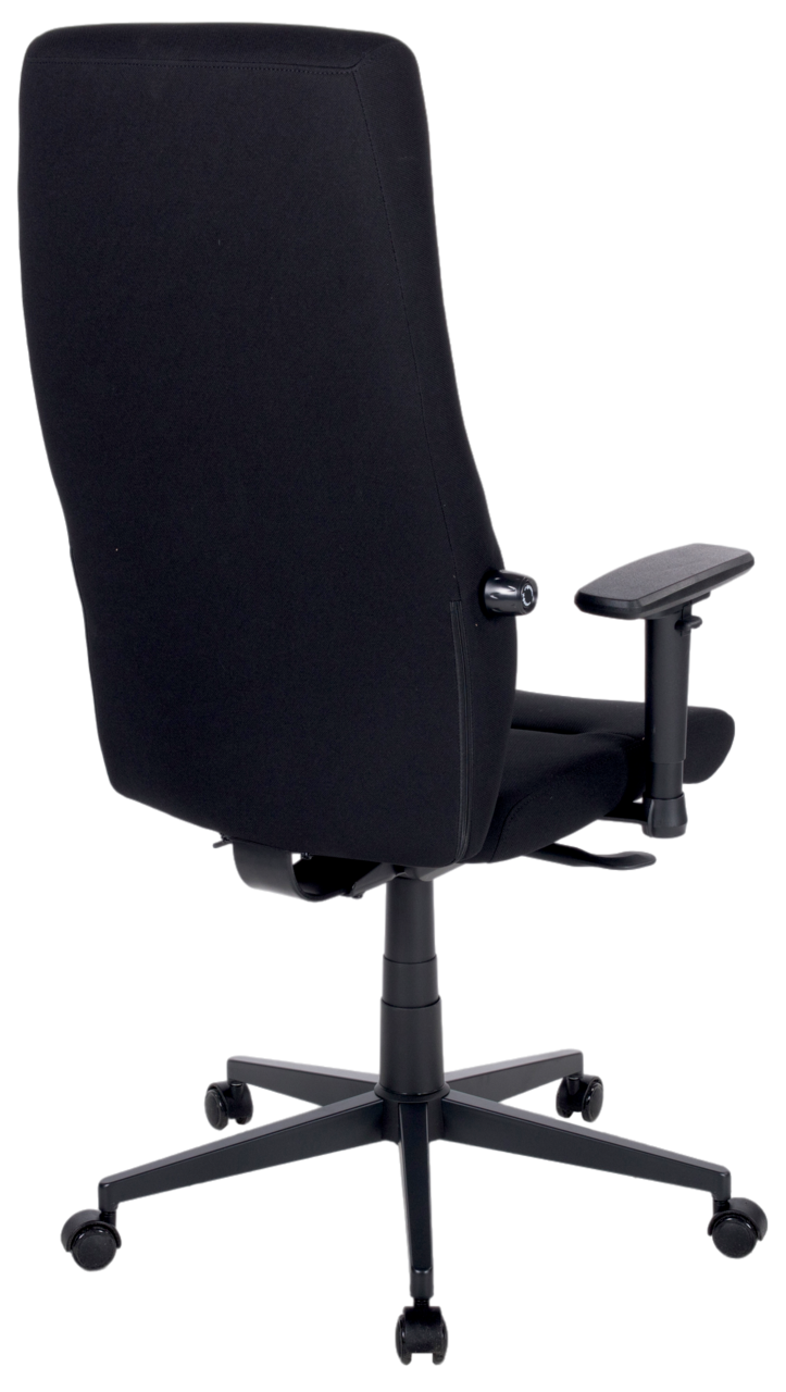 Schwarzer Drehstuhl mit hoher Rückenlehne, von hinten betrachtet, mit verstellbaren Armlehnen und Rollen.