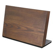 Magnet-Messerblock aus Holz in schräger Seitenansicht, zeigt die natürliche Holzmaserung und stabile Basis.