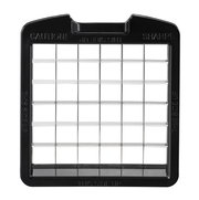 Vorderansicht eines Würfel- und Stifteschneiders mit scharfen Klingen und Gitterdesign.