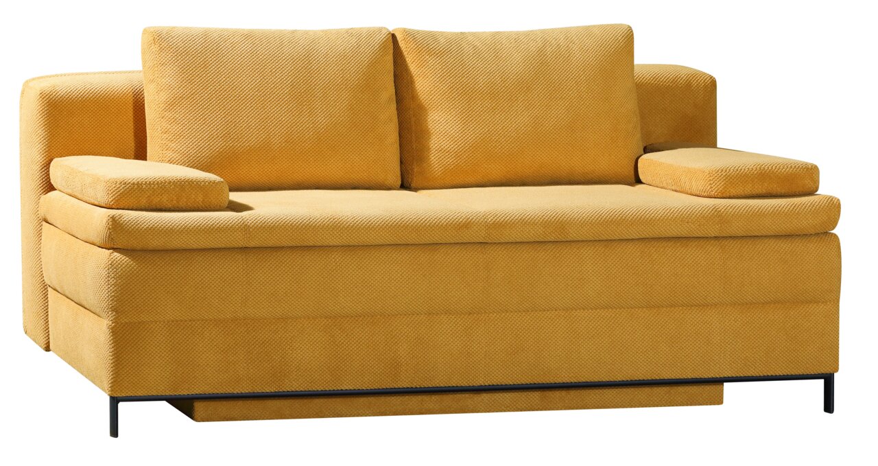 Gelbes Querschläfer-Sofa aus Textil mit zwei Rückenkissen und Armlehnen, Vorderansicht