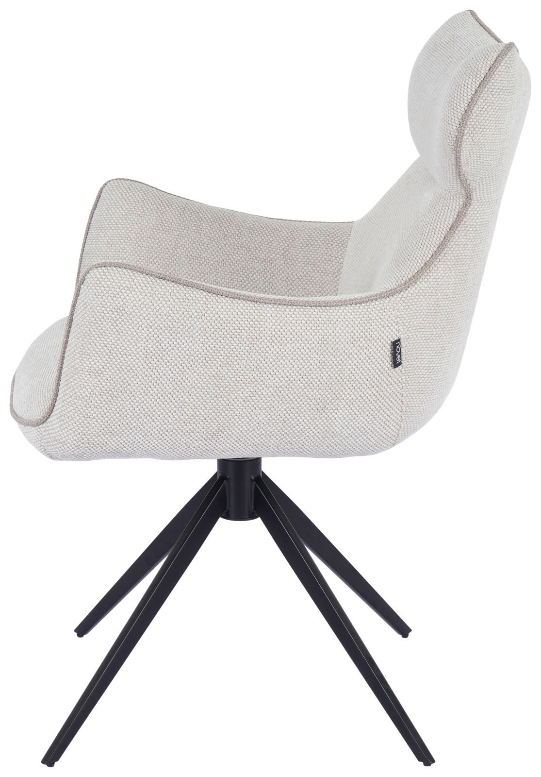 Seitenansicht eines modernen Armlehnstuhls mit hellgrauem Stoffbezug und schwarzem Metallgestell.