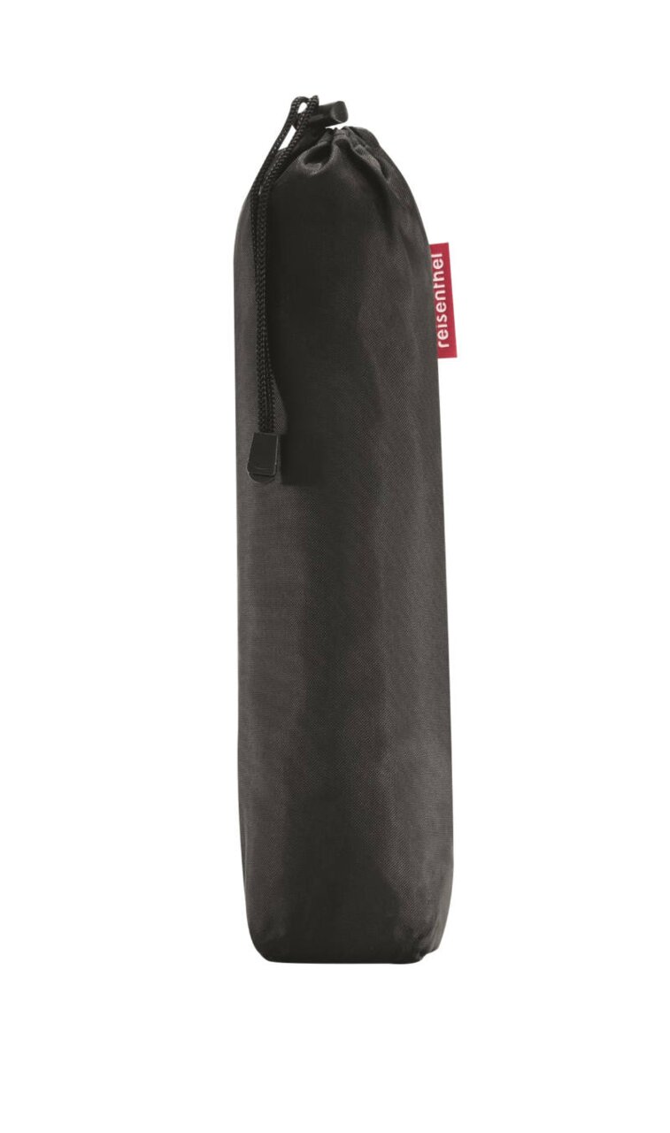 Schwarze Easyshoppingbag in einer vertikalen Perspektive, zusammengefaltet in einem kompakten Beutel mit Kordelzug.