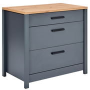 Schubkastenunterschrank mit drei Schubladen, grauer Korpus und Holzoberfläche, seitliche Perspektive