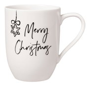 Weiße Tasse mit der Aufschrift 'Merry Christmas' und einem Sternmotiv, seitliche Perspektive
