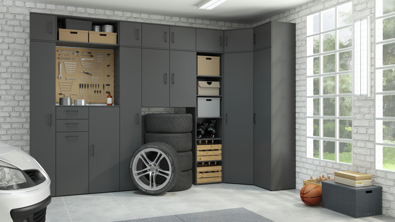 Moderne graue Garagenmöbel mit mehreren Schränken und Regalen, seitliche Perspektive.