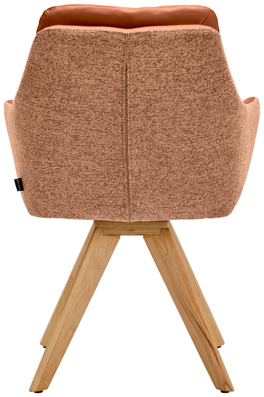 Rückansicht eines Armlehnstuhls mit braunem Stoffbezug und hölzernen Beinen